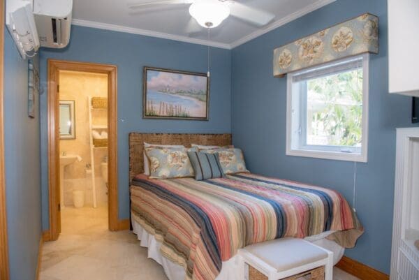 Island Palm Estate Shore Breeze - Image 3
