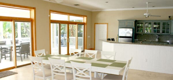 Island Palm Estate Shore Breeze - Image 12